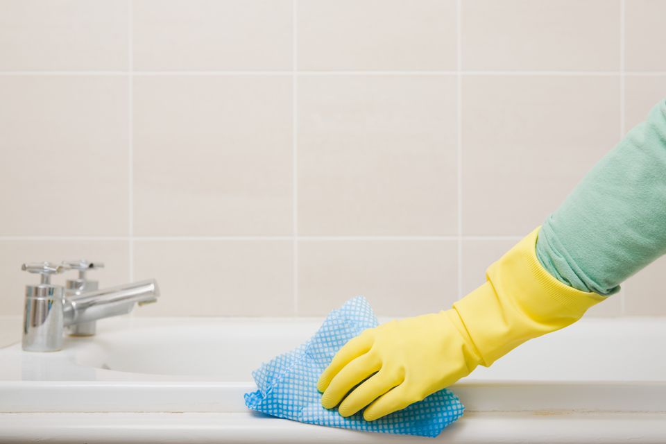 removing rust stains from sinks